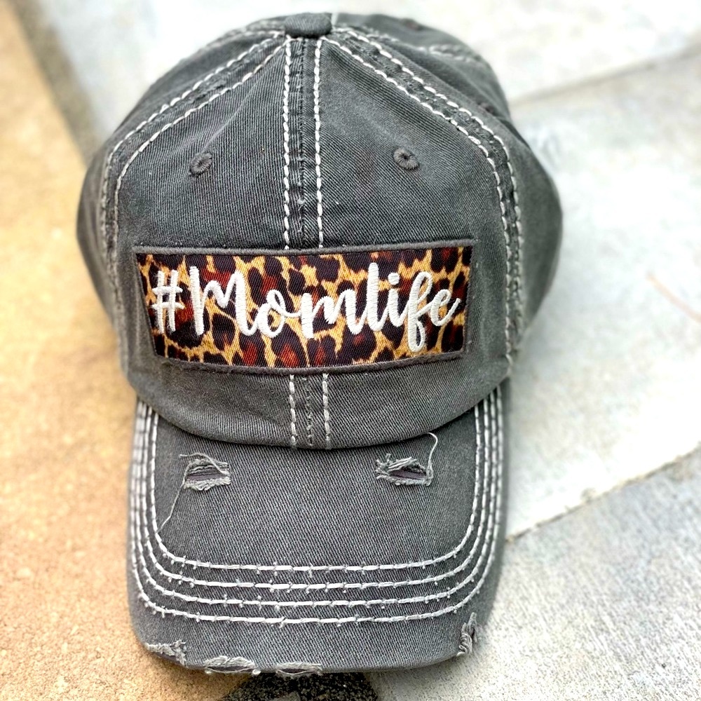BNWOT #MOMLIFE Hat Velcro back
